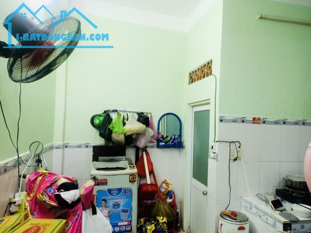 (415) BÁN NHÀ HẺM XE HƠI THÔNG - NHỈNH 4ty. * Kết cấu 2 tầng. * Lương Thế Vinh + Lũy bán B - 1