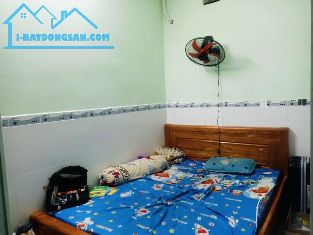 (415) BÁN NHÀ HẺM XE HƠI THÔNG - NHỈNH 4ty. * Kết cấu 2 tầng. * Lương Thế Vinh + Lũy bán B - 2