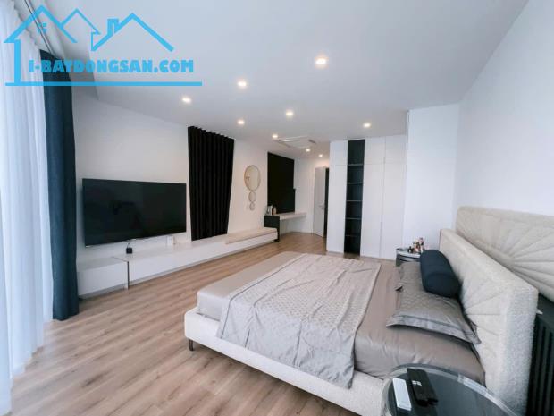 Đội Cấn, Mặt hồ Đầm Tròn, Nội thất Châu Âu, 8 tầng TM. 57m2, MT 5,5m. Chỉ 28 tỷ - 4