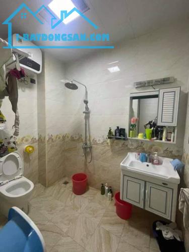 [ KD Sầm Uất] Bán tòa nhà Phố Hoàng Cầu,73m2X4,MT 6m,Giá chỉ 19.8 tỷ,đường nhựa,ô tô tránh - 1
