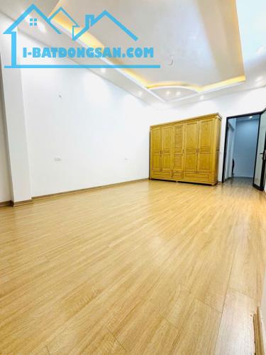 HIẾM - BÁN NHÀ NGUYỄN VĂN CỪ, LONG BIÊN, NHÀ 5 TẦNG MỚI, GARA Ô TÔ - NỘI THẤT XỊN - Ở LUÔN - 1