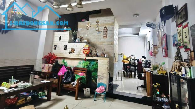 HẺM XE HƠI, SÁT MẶT TIỀN, dtsd 212m2, Gần Nguyễn Duy Trinh, chỉ 6 tỷ hơn - 4