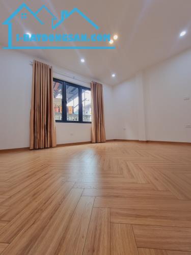 Bán nhà Đặng Tiến Đông Đống Đa ô tô vào nhà DT 60 m X 5 tầng. Giá nhỉnh 10 tỷ. - 1