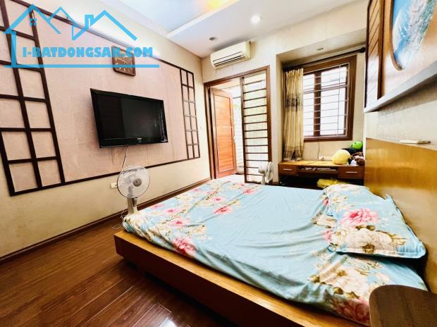 Bán nhà Đặng Tiến Đông Đống Đa ô tô vào nhà DT 60 m X 5 tầng. Giá nhỉnh 10 tỷ.