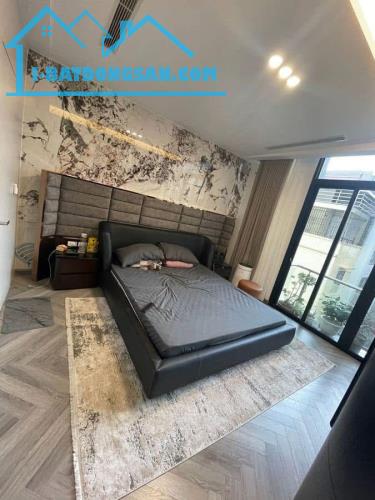 Nguyễn Văn Cừ, 40m2, MT6m, 5 tầng thang máy, ô tô tránh, kinh doanh vỉa hè, giá 12.8 tỷ - 4