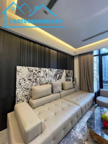 Nguyễn Văn Cừ, 40m2, MT6m, 5 tầng thang máy, ô tô tránh, kinh doanh vỉa hè, giá 12.8 tỷ