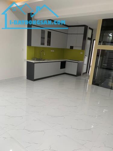 CẦN BÁN TOÀ NHÀ NGUYỄN TRÃI THANH XUÂN 110m 8 TẦNG MẶT TIỀN 7m GIÁ  21 TỶ