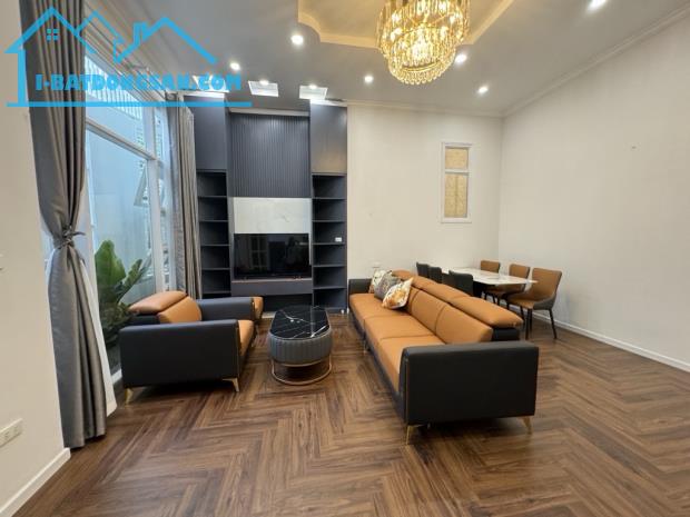 Bán nhà Hồng TIến-Long Biên,Lô GÓc,full nội thất, DT 59m2 ,MT 8,5m, GIá 11,8 tỷ - 3