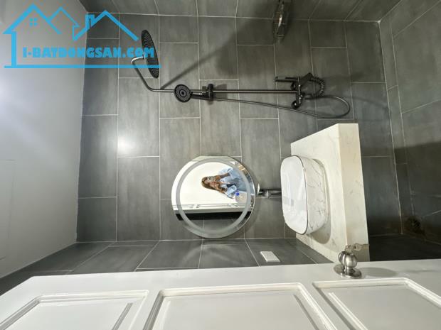 Bán nhà Hồng TIến-Long Biên,Lô GÓc,full nội thất, DT 59m2 ,MT 8,5m, GIá 11,8 tỷ