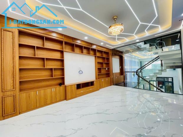 Nhà 5 tầng mới xây, ô tô đậu cửa, cạnh Khu Celadon, 6.3 tỷ - 2