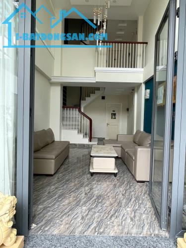 CHO THUÊ NHÀ CHDV hẻm NGUYỄN KHOÁI, Q.4, TP. HCM - 46M2, 5 TẦNG, 8PN, 8WC - 44 TRIỆU/THÁNG - 1