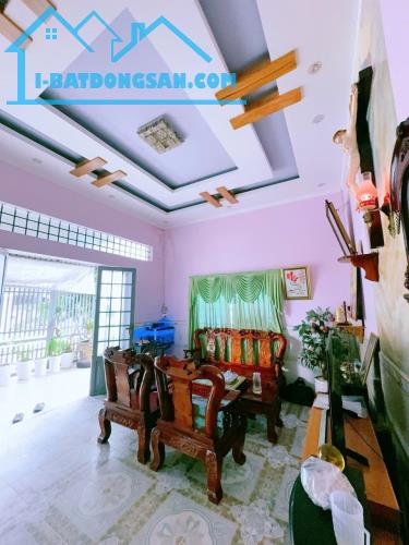 NP455 BÁN NHÀ 1 LẦU 1 TRỆT P.HỐ NAI GÓC 2 MẶT TIỀN 102M2 GIÁ 3 TỶ 3 - 1