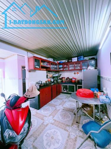NP455 BÁN NHÀ 1 LẦU 1 TRỆT P.HỐ NAI GÓC 2 MẶT TIỀN 102M2 GIÁ 3 TỶ 3 - 3