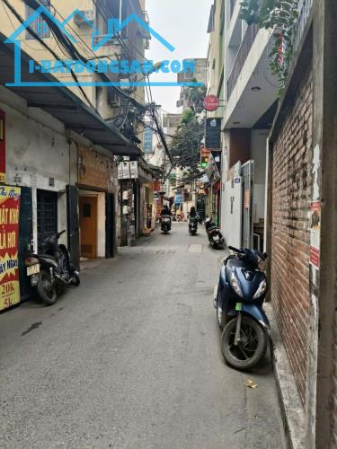 Chính chủ cần bán nhà ngay phố Nguyễn Trãi 50m ô tô 30m2 5T MT 5m