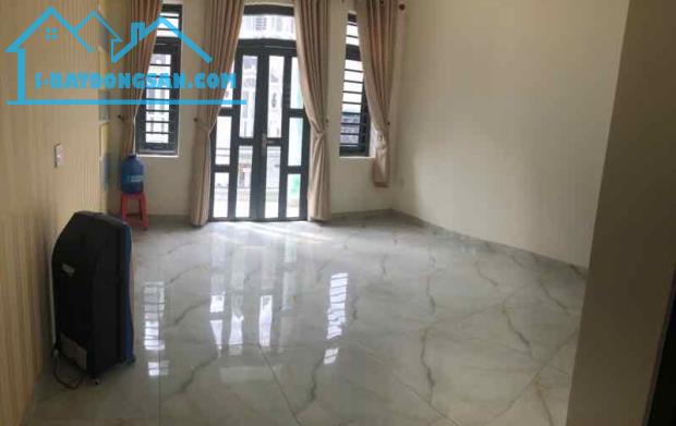 Chuyen Ban nha ở bến lội bình tân - 2