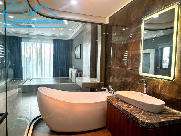Bán nhà đẹp nhất Nguyễn Sơn,55M,7 tầng thang máy,MT 5M,ngõ thông,gara 2 ô tô.Nhỉnh 18 tỷ