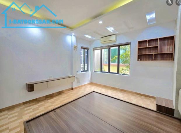 Việt Hưng Long Biên -2 MẶT THOÁNG DÂN XÂY -TƯỜNG 20, NGÕ NÔNG, GẦN Ô TÔ NHỈNH 8.x T.Ỷ THƯƠ - 1