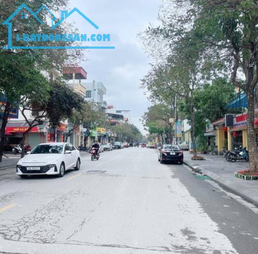 Việt Hưng Long Biên -2 MẶT THOÁNG DÂN XÂY -TƯỜNG 20, NGÕ NÔNG, GẦN Ô TÔ NHỈNH 8.x T.Ỷ THƯƠ