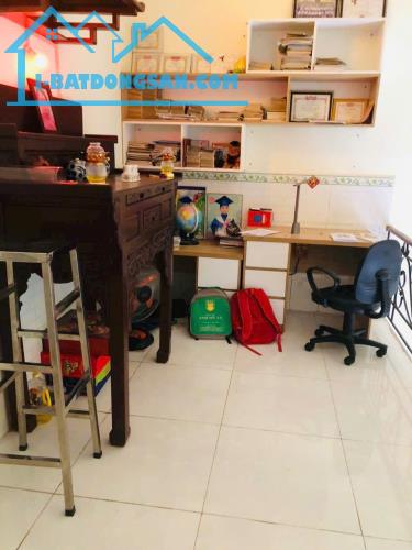 Bán nhà 1 Trệt 1 lửng SHR thổ cư 54m2 (P. Tân Vạn) chỉ 1,6 tỉ