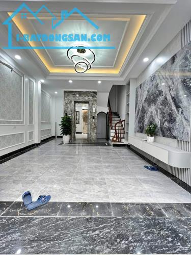Nhà đẹp Hoàng Quốc Việt 35m, 6 tầng thang máy, 30m ra phố, có bãi gửi oto - Giá 7,5 tỷ - 4