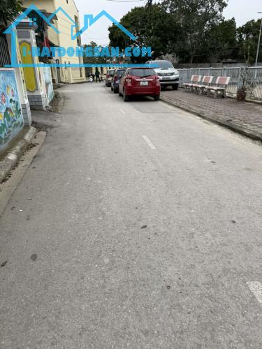 Còn mảnh đất Kiêu Kỵ, đường ô tô tránh, DT 60.5m2 giá chỉ 4.2 tỷ. LH: 0379483926 - 1