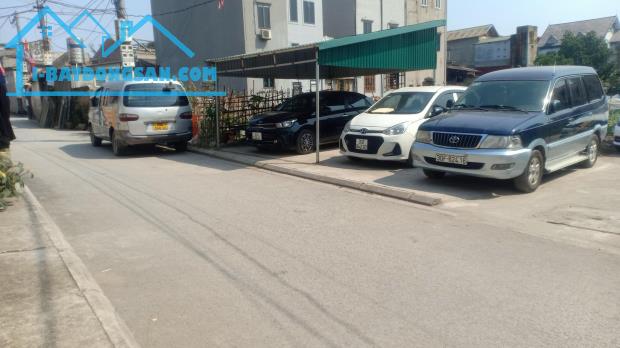 Còn mảnh đất Kiêu Kỵ, đường ô tô tránh, DT 60.5m2 giá chỉ 4.2 tỷ. LH: 0379483926