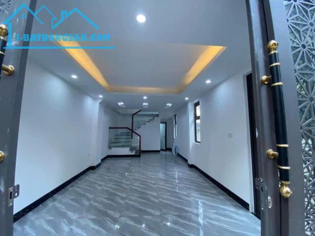 Cho thuê nhà riêng sài đồng 35m2 đồ cơ bản 6 tầng 3 ngủ giá 12 triệu - 2