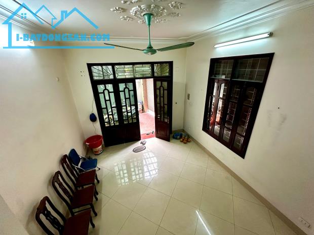 Bán nhà phố Sài Đồng 70m2x4T, lô góc 2 thoáng, ô tô sát nhà, 9.5 tỷ
