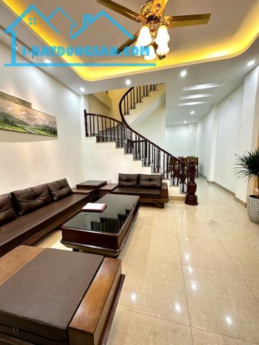 Bán nhà phố Lệ Mật, Việt Hưng 52m2x3T, ngõ nông ô tô, giá 7.3 tỷ - 3