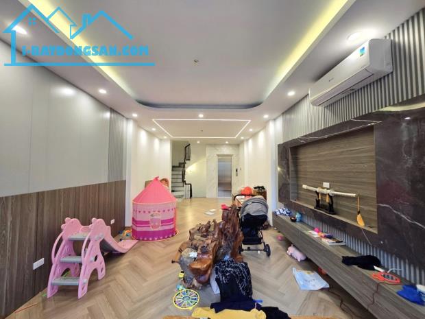 Cần tiền bán gấp nhà Phúc Lợi, Long Biên, thang máy, ô tô tránh, tiện tích đầy đủ, DT: 47m - 3