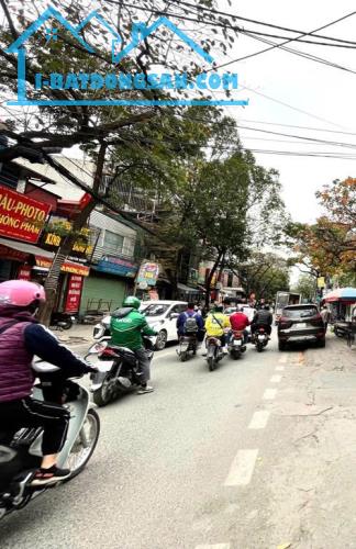 TRẦN CUNG-  NGHĨA TÂN- QUẬN CẦU GIẤY- LÔ GÓC 2 THOÁNG - NGÕ RỘNG- GẦN PHỐ- SÁT Ô TÔ - 3