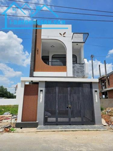 CHÍNH CHỦ NHƯỢNG LẠI CĂN 2 LẦU SHR 5X18 GIÁP PHƯỜNG BỬU LONG
