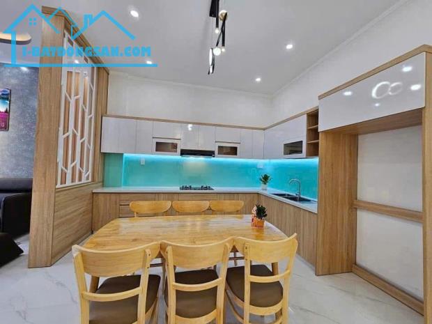 CHÍNH CHỦ NHƯỢNG LẠI CĂN 2 LẦU SHR 5X18 GIÁP PHƯỜNG BỬU LONG - 2