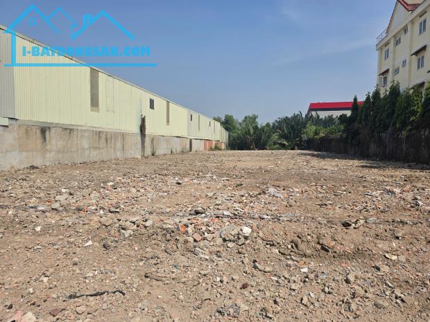 Bán đất diện tích lớn 1968 m2 tại đường Bưng Ông Thoàn, P Tăng Nhơn Phú B, Quận 9, TP HCM