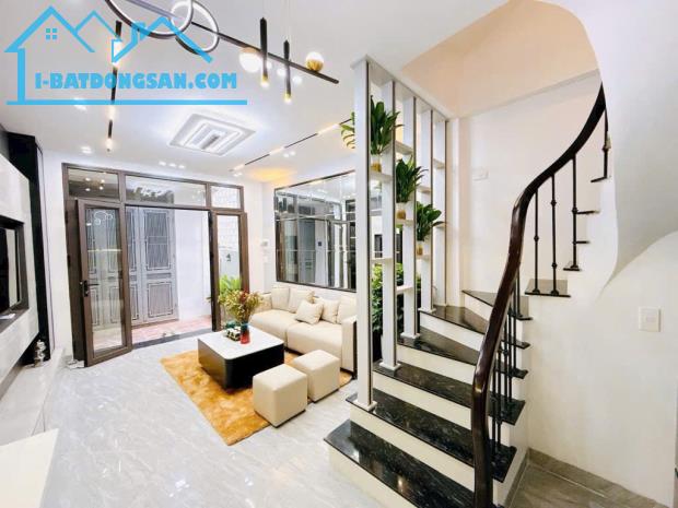 BÁN NHÀ SIÊU HIẾM CẦU GIẤY - NHÀ ĐẸP FULL NỘI THẤT - 1