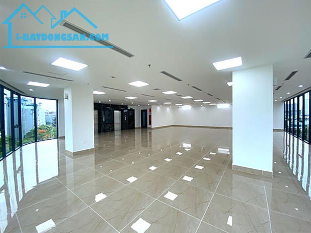Bán Tòa Văn Phòng VIP 8 Tầng MP Dịch Vọng Hậu. Vị Trí Lô Góc. DT 300m2.Gía 230TY - 3