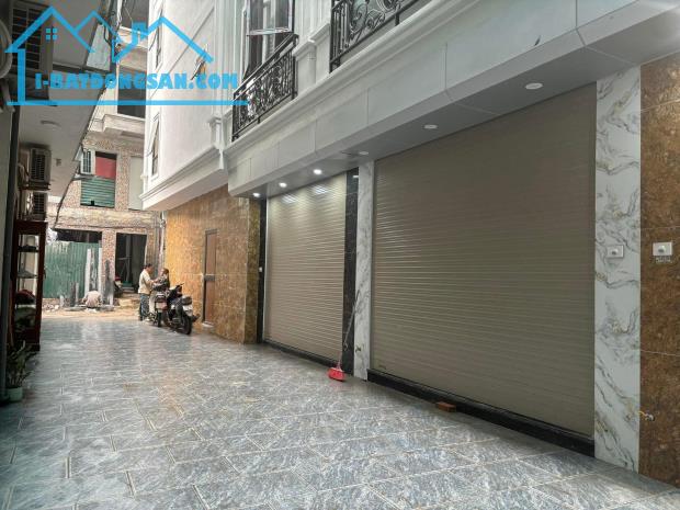 BÁN NHÀ NGÕ QUỲNH,HAI BÀ TRƯNG,NHÀ MỚI ,5 TẦNG ,THANG MÁY; Ô TÔ CÁCH NHÀ 20M ,TRƯỚC NHÀ RỘ