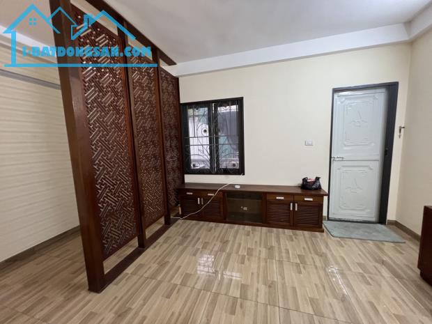 Bán nhà phố Đặng Tiến Đông, Siêu hiếm, ô tô tránh, ở ngay - 4