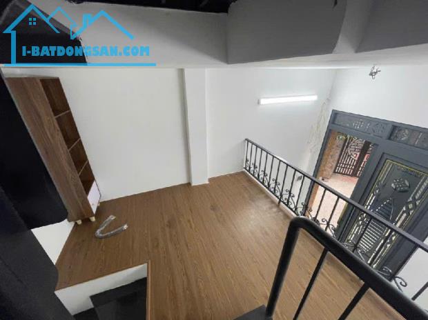 HIẾM: Bán nhà 3 tầng Hoàng Hoa Thám, lô góc, sổ đỏ đẹp, 3.2 tỷ (Có thương lượng) - 1