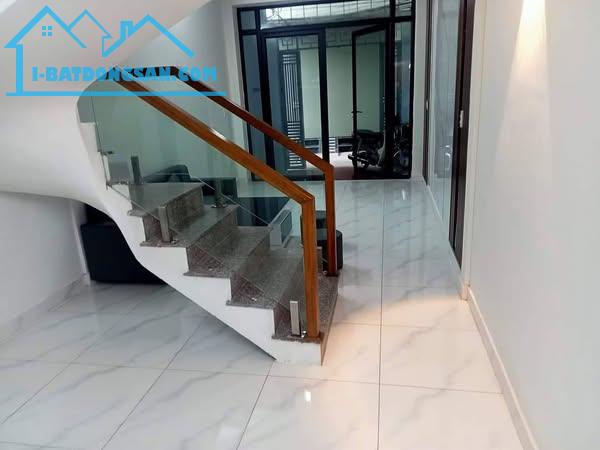 Bán gấp nhà Thiên Lôi ,Vĩnh Niệm, Lê Chân, HP. 2,39 tỷ, 35m2, 3 tầng.