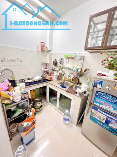 Bán nhà 2 lầu Quận 8 hẻm 4m đường Âu Dương Lân Phường 3 - 1