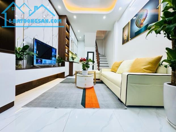 NHÀ 5 TẦNG TRUNG TÂM THANH XUÂN – GẦN PHỐ - THOÁNG ĐẸP - SỔ ĐỎ CHÍNH CHỦ