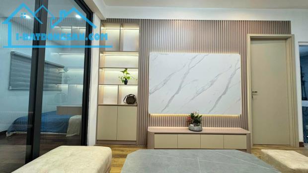 Bán CHDV 170m2 6x30m Nơ Trang Long - 7T thang máy - Lô góc - 33 Phòng - Đầu tư