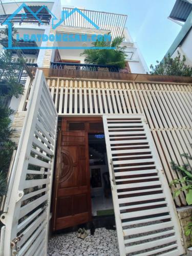 AEON TÂN PHÚ - 3 TẦNG - ( 4.7× 13M ) - 4 PHÒNG NGỦ - Hẻm XE HƠI - 5.5TỶ (TL) 💥💥  ✅Vị tr
