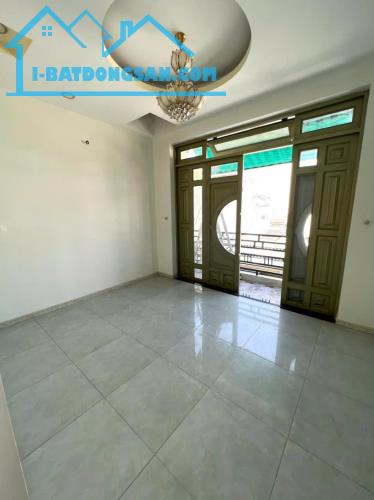 KẾ BÊN TRƯỜNG TIỂU HỌC BÌNH LONG, 40M2, 3 TẦNG, GIÁ NHỈNH 4 TỶ - 3
