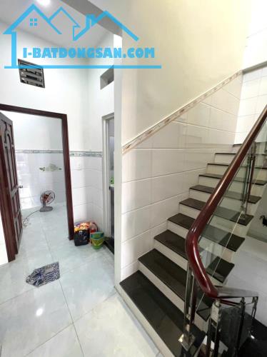 KẾ BÊN TRƯỜNG TIỂU HỌC BÌNH LONG, 40M2, 3 TẦNG, GIÁ NHỈNH 4 TỶ - 4