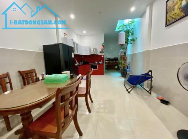 Cần bán nhà Ông ích khiêm 81m2, 3 tầng – sân thượng, hẻm xe tải hơn 7m - 1