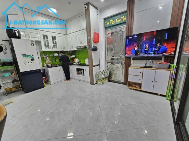 Lô góc Văn Quán, 5m ra ô tô, ngõ thông, sát hồ, thông số đỉnh, dt 35m2, MT 5,5m, 6,8 tỷ - 2