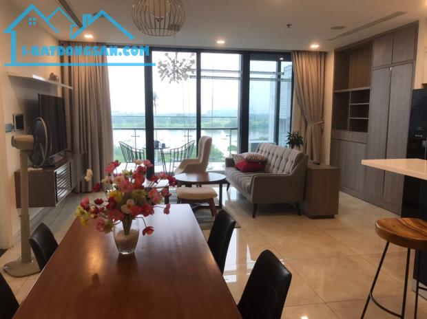 Cần bán căn hộ cao cấp 3 phòng ngủ Vinhome Golden River Quận 1 TP.HCM - 1