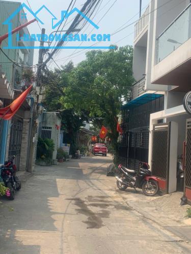 Nhà 3 tầng 103m ô tô trước nhà -Khuê Trung - Giá chỉ 5,05 tỷ . - 1